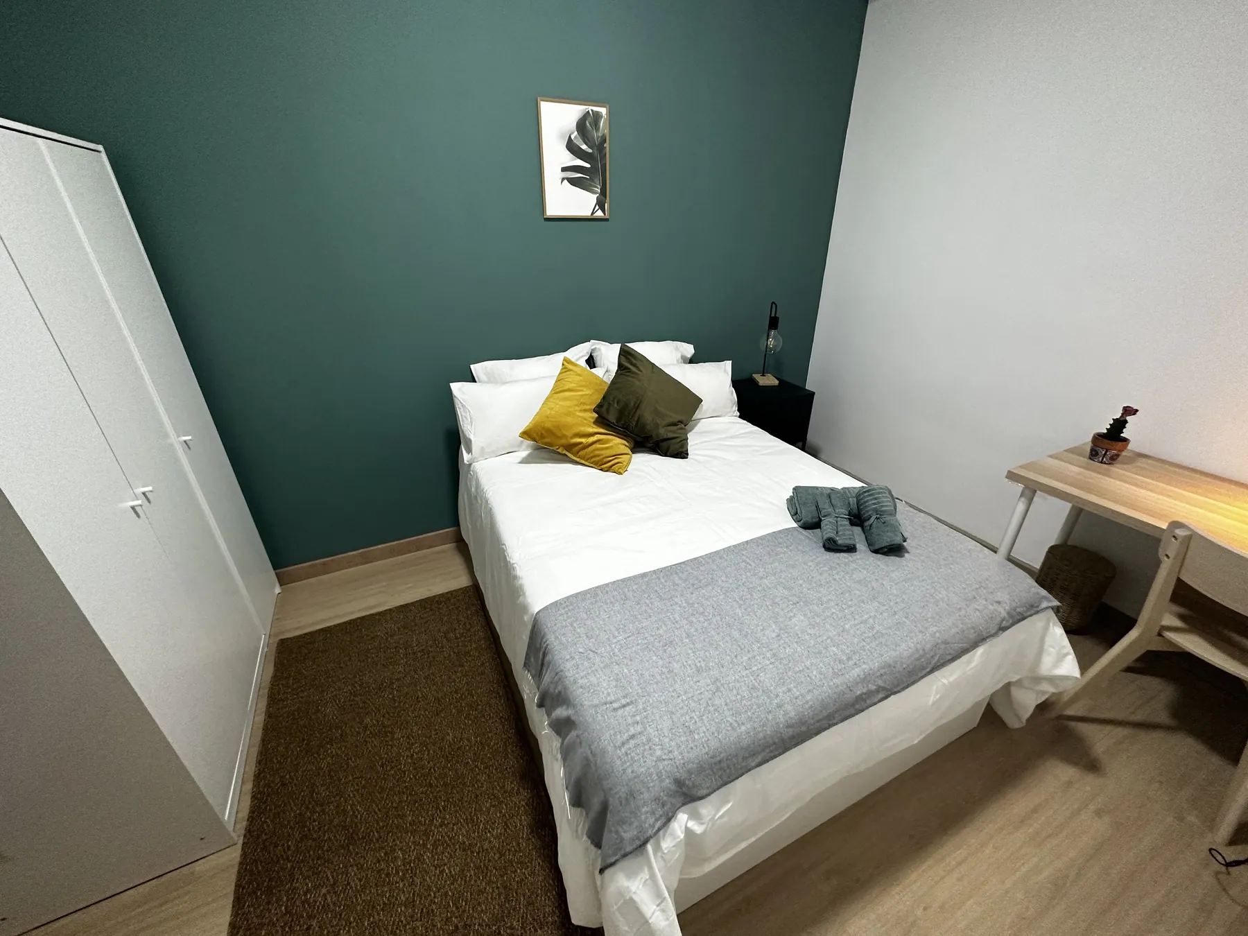 Room R10 in Plaza de España