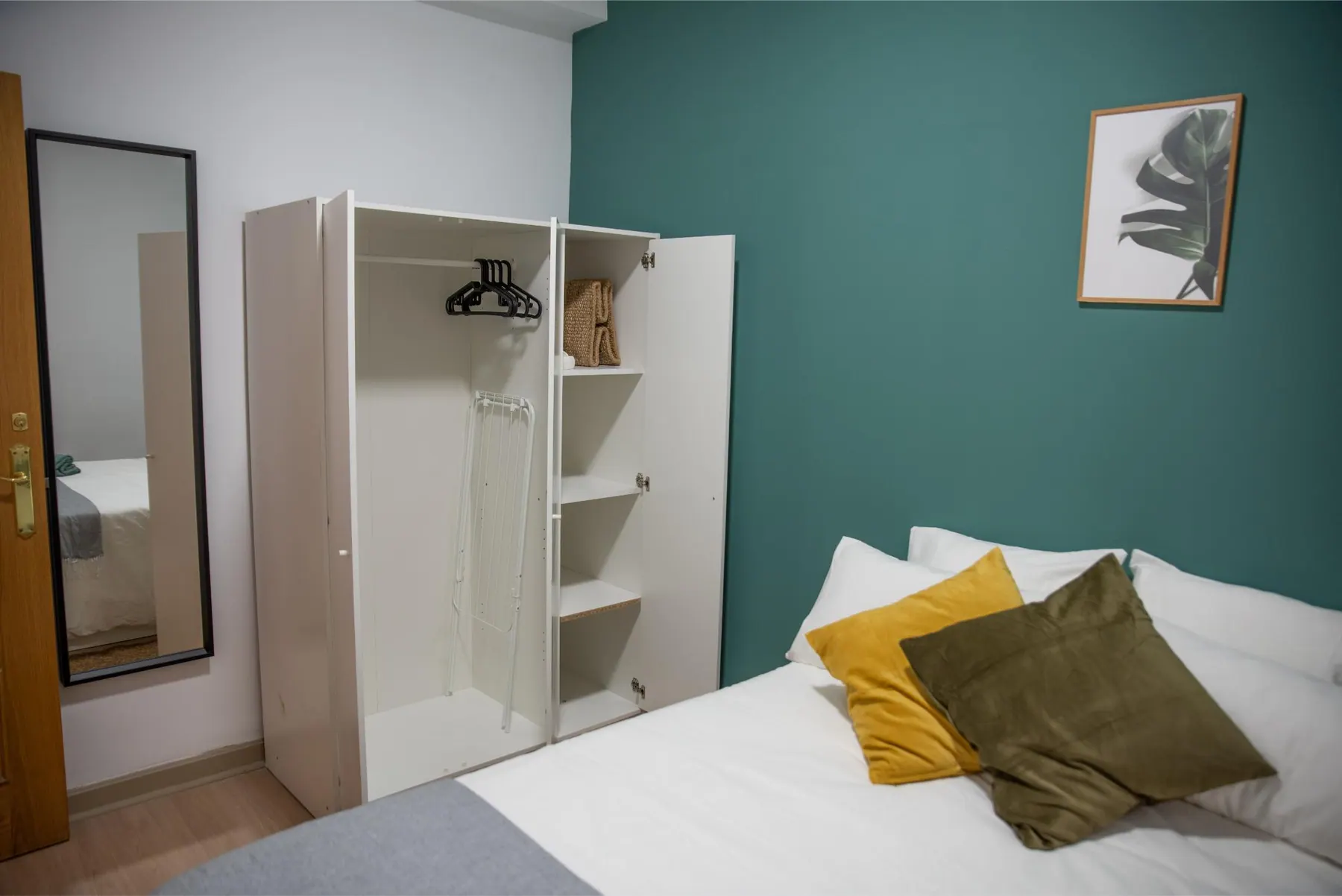 Room R10 in Plaza de España