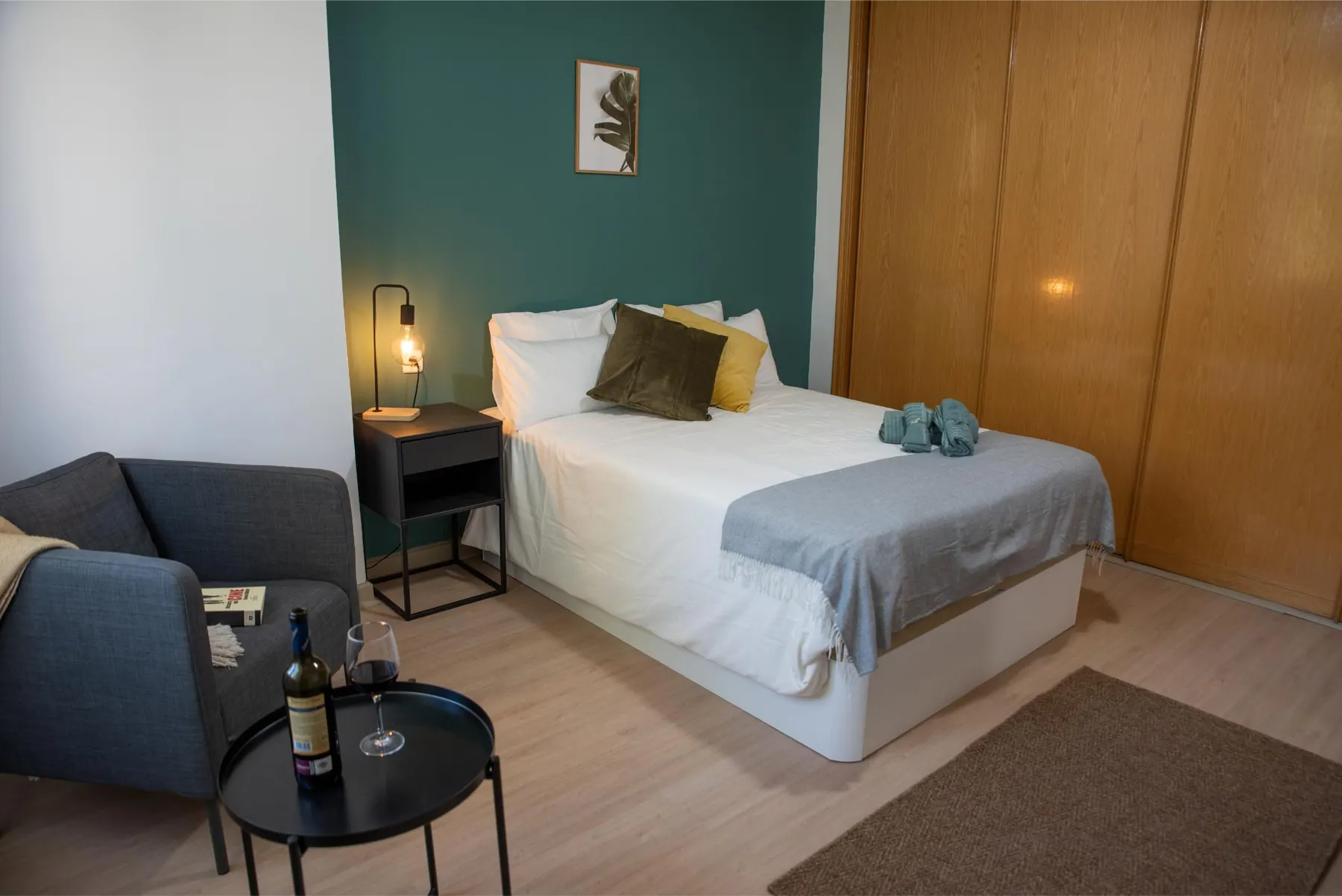 Room R3 in Plaza de España