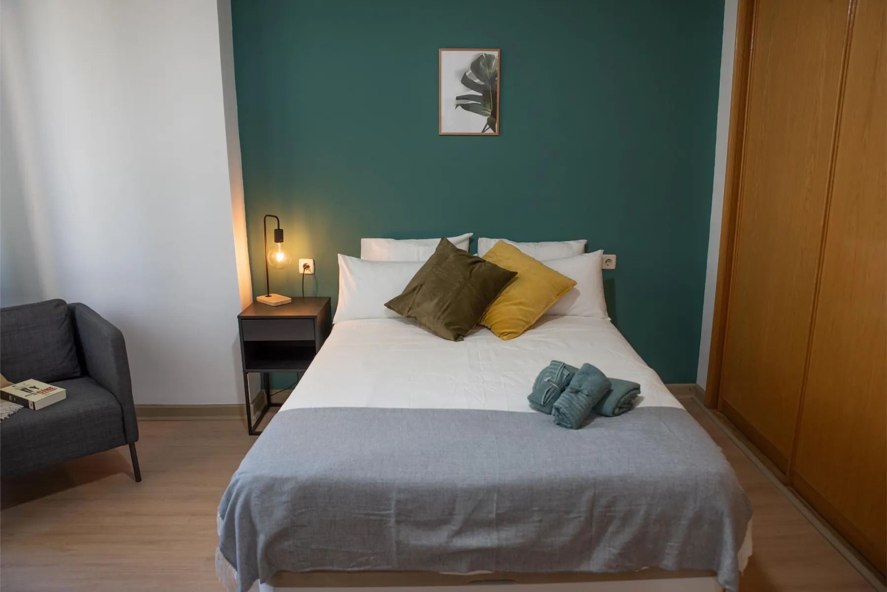 Room R3 in Plaza de España