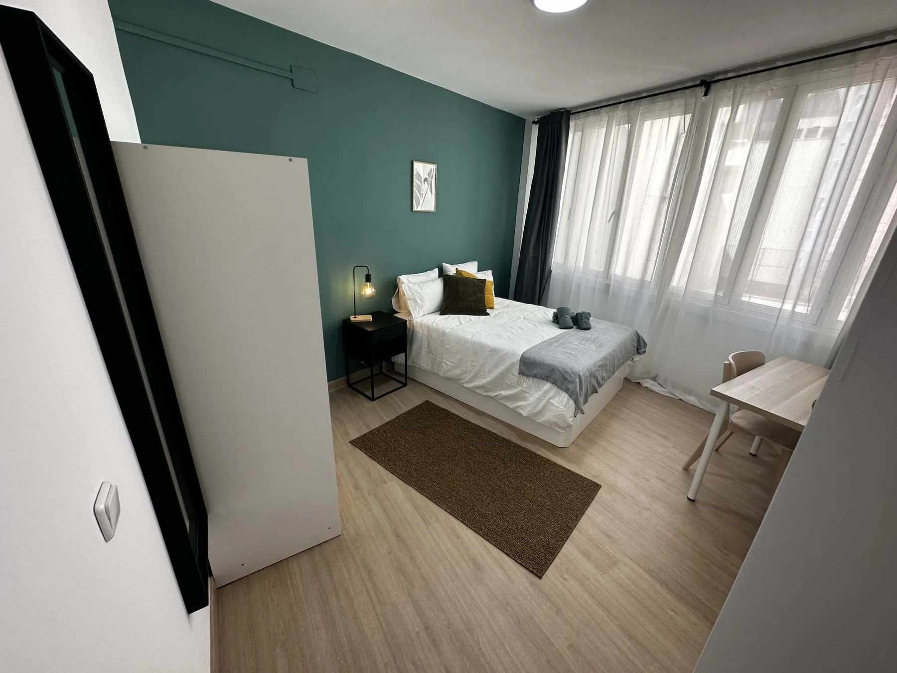 Room R5 in Plaza de España