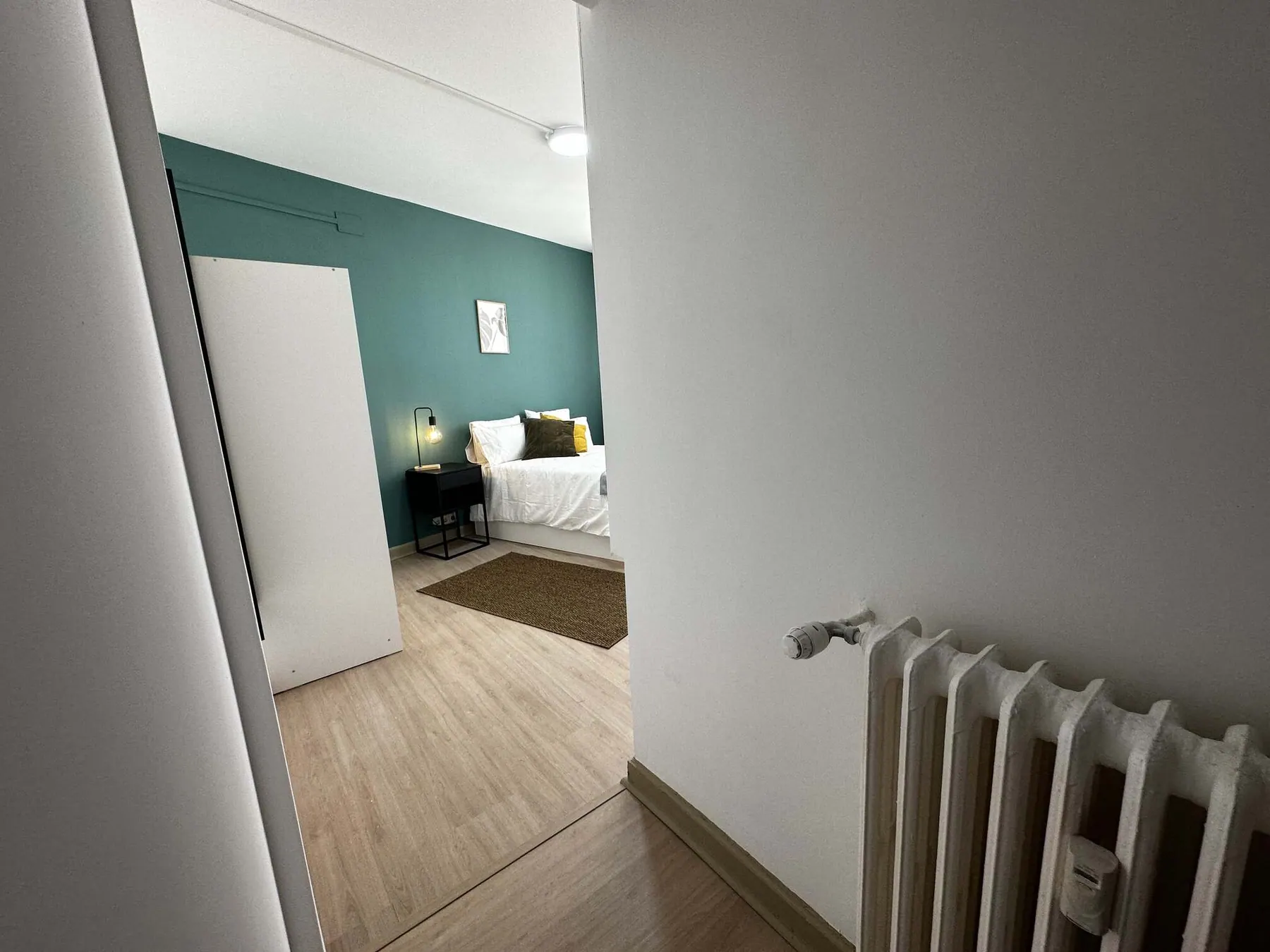 Room R5 in Plaza de España