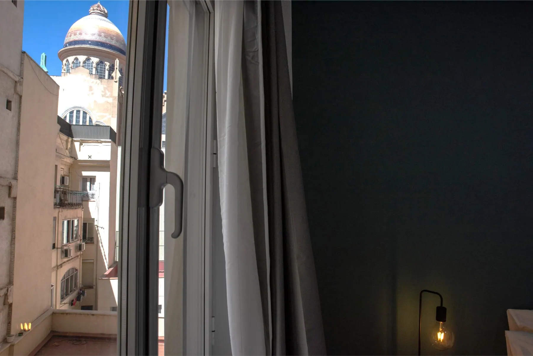 Room R7 in Plaza de España