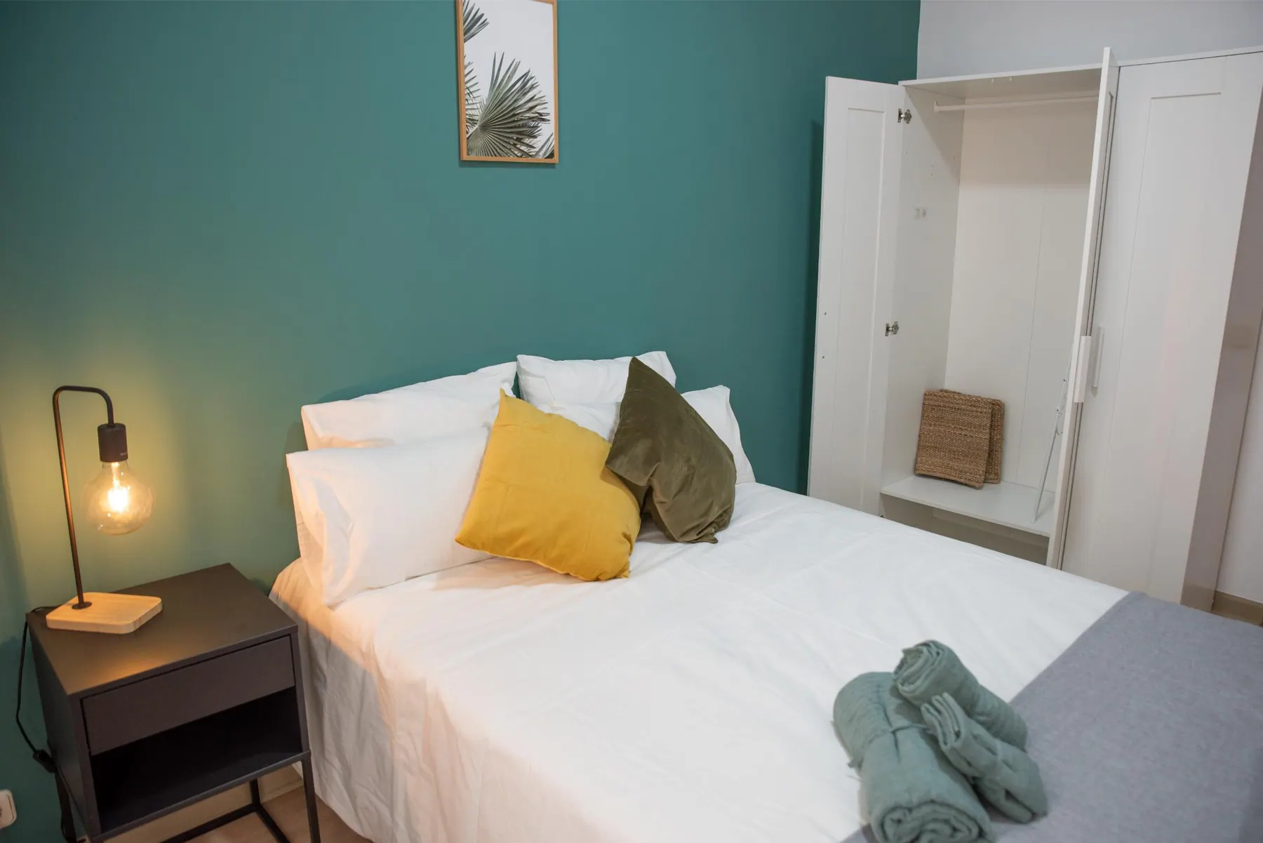 Room R7 in Plaza de España