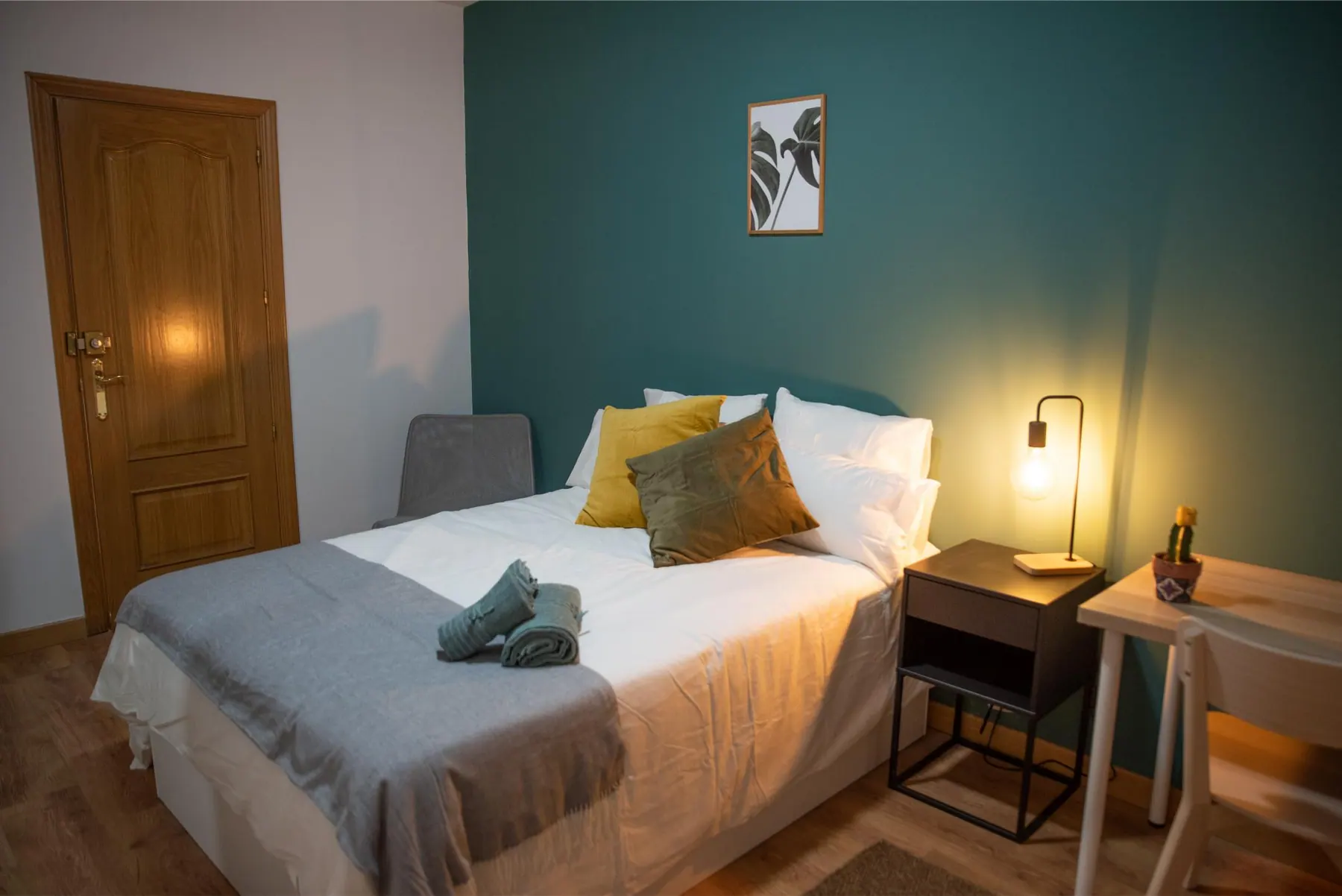 Room R9 in Plaza de España
