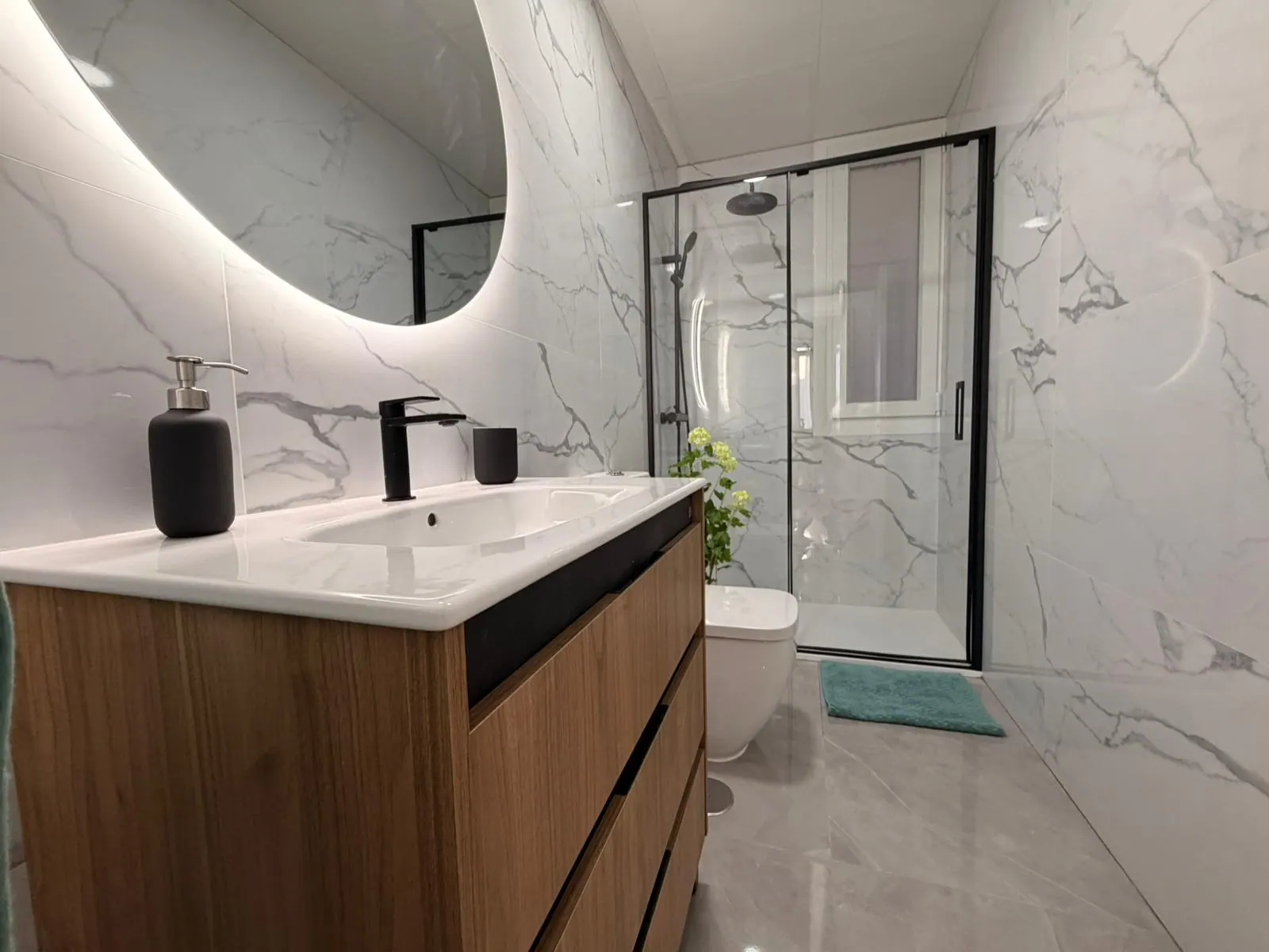 Bathroom in Gran Via