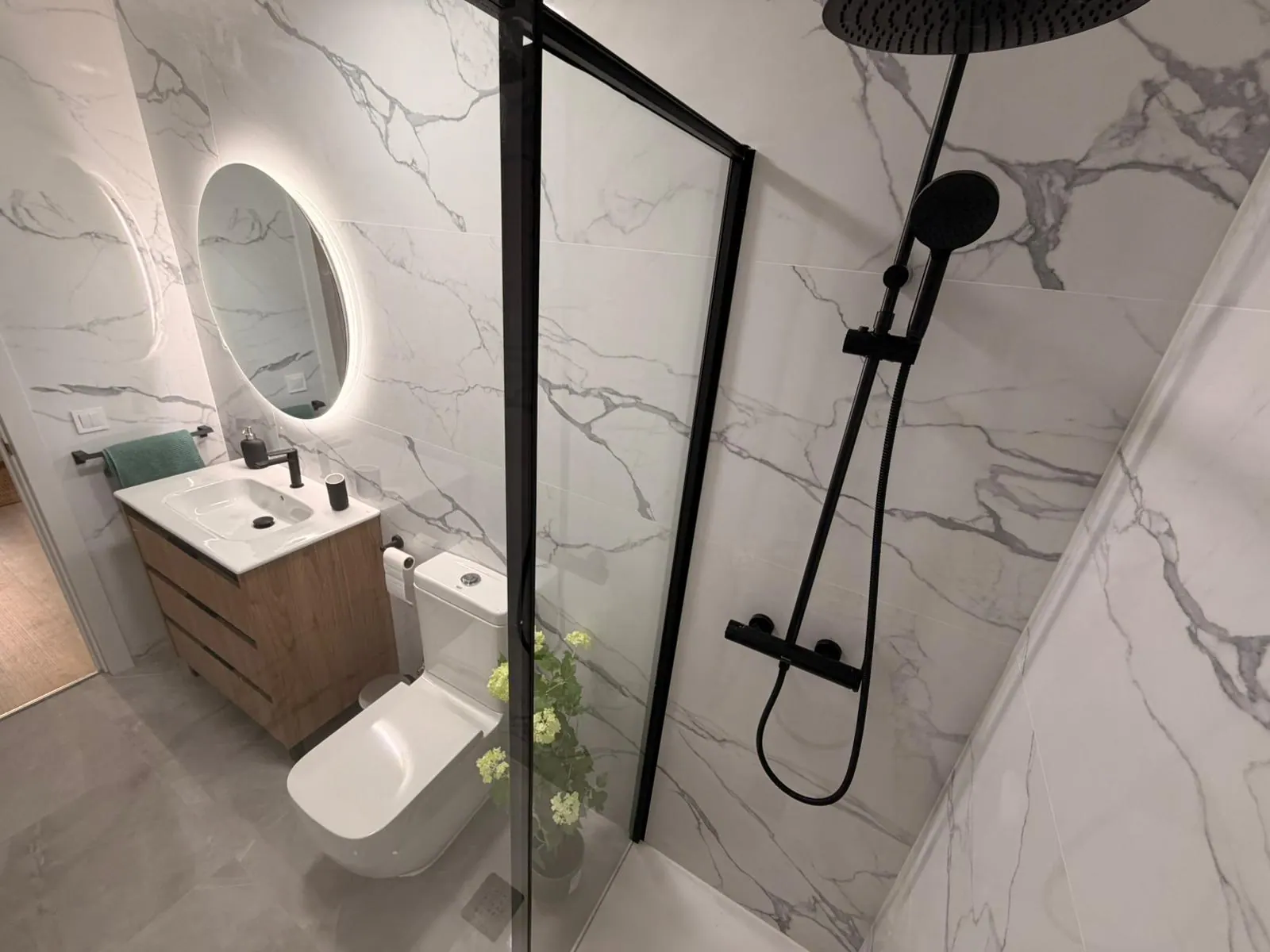 Bathroom in Gran Via