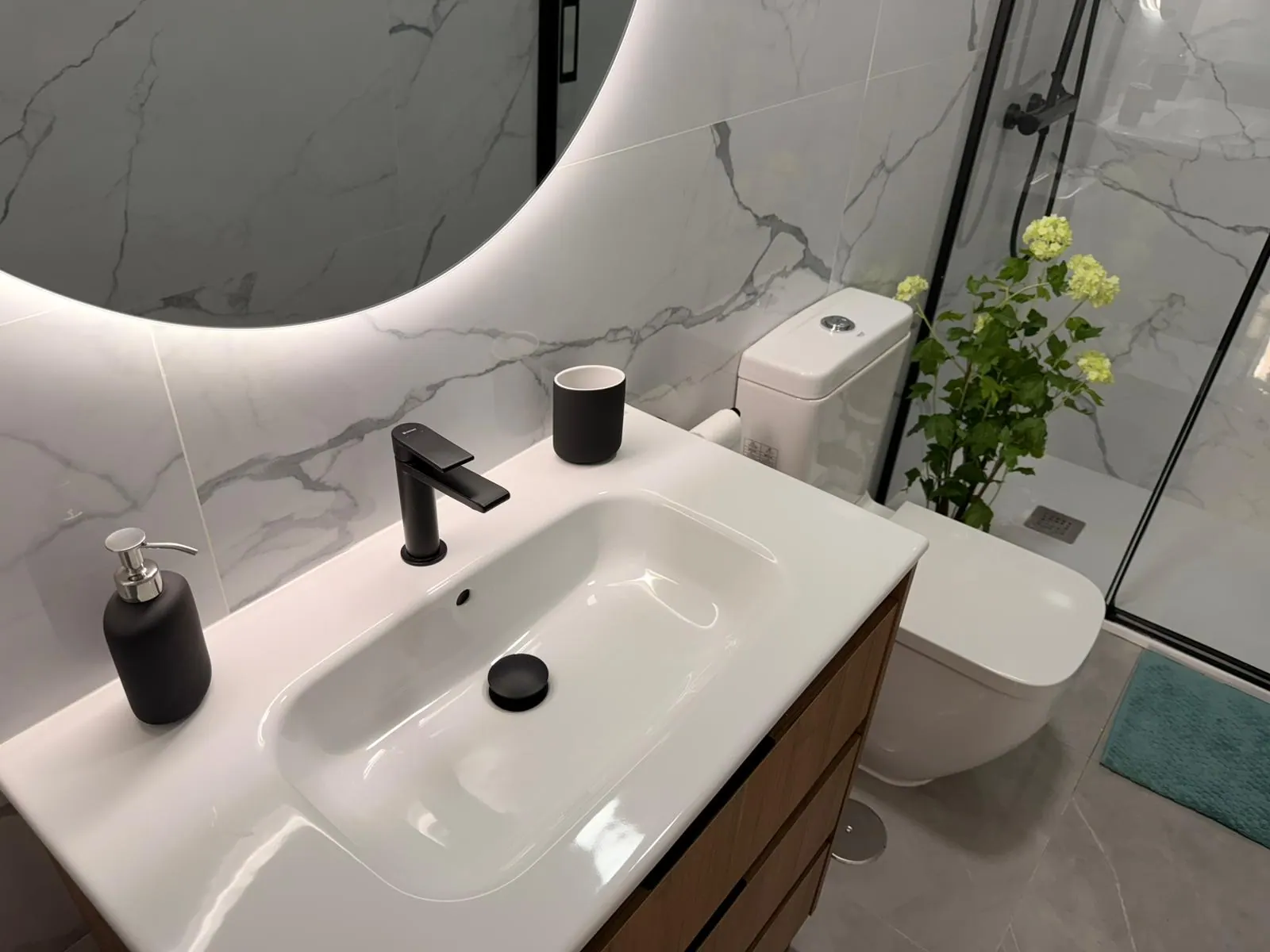 Bathroom in Gran Via