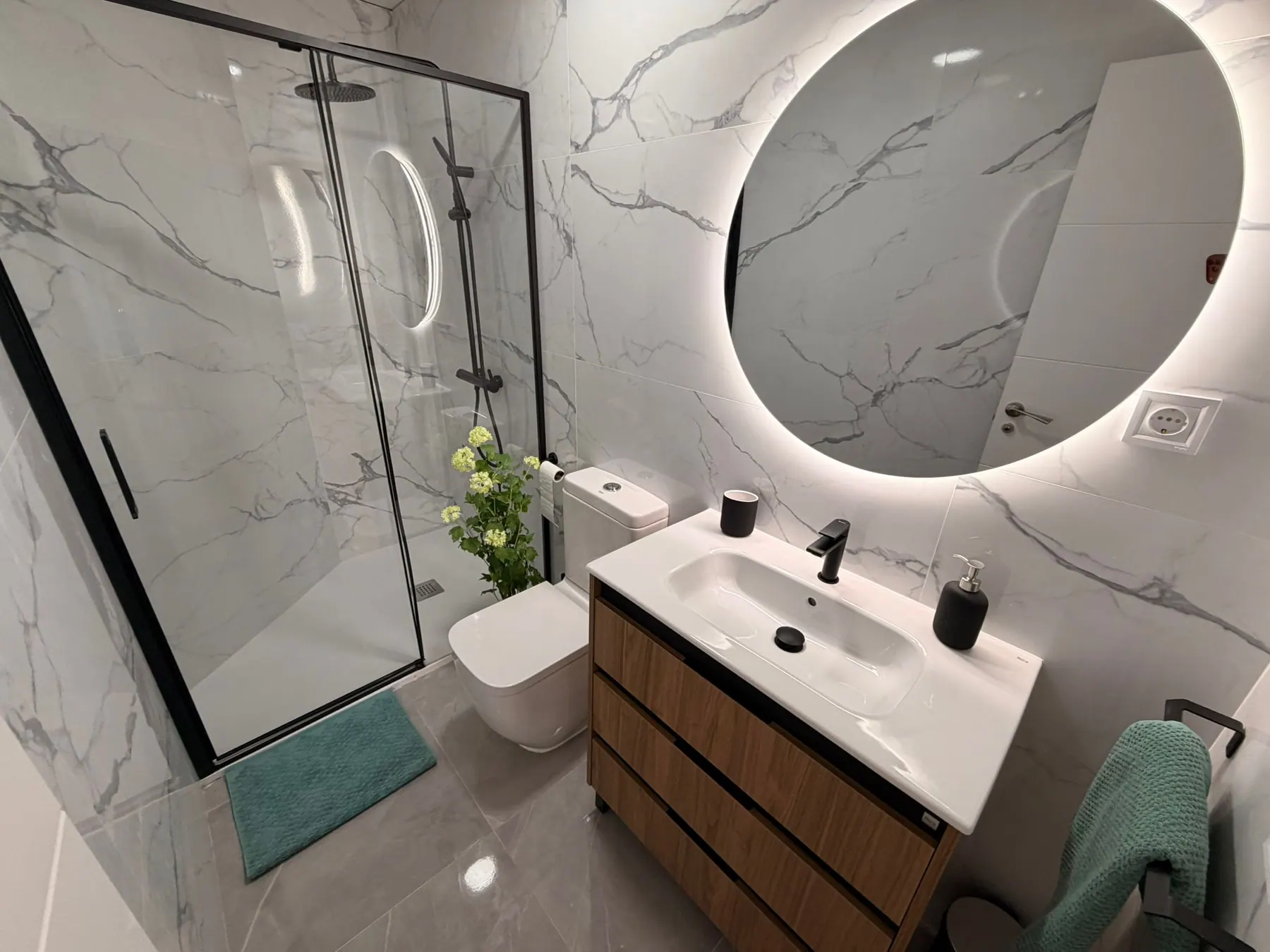 Bathroom in Gran Via