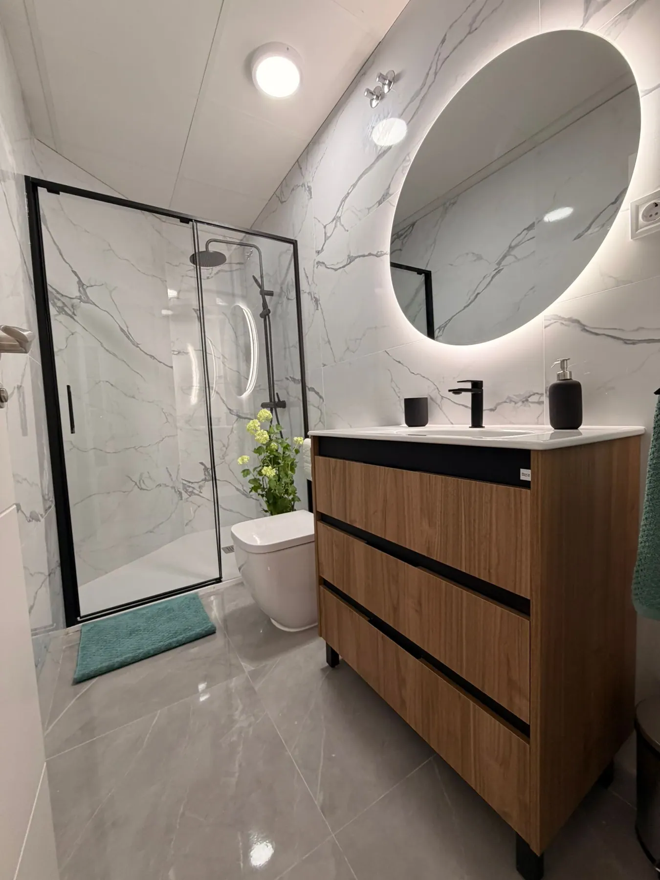 Bathroom in Gran Via