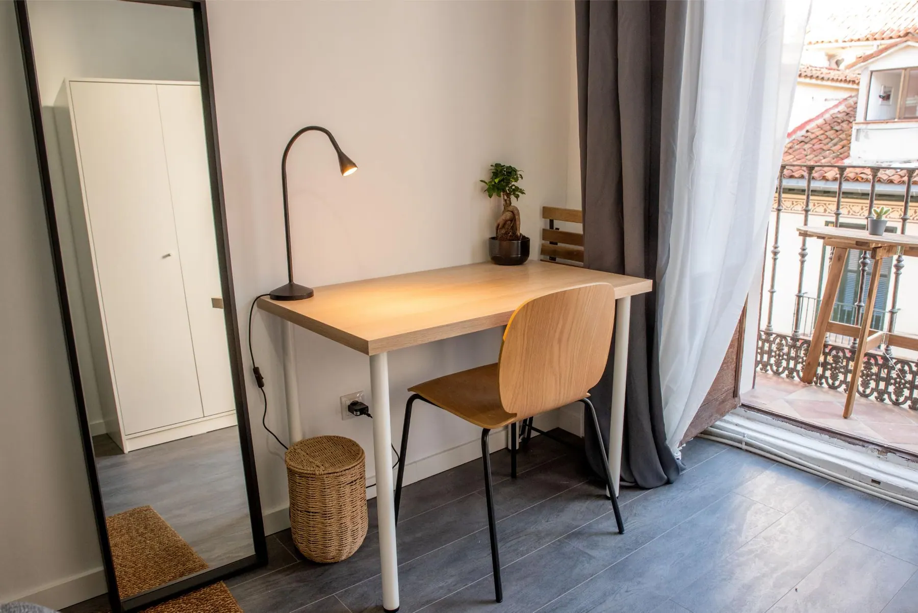 Room R8 in del Humilladero