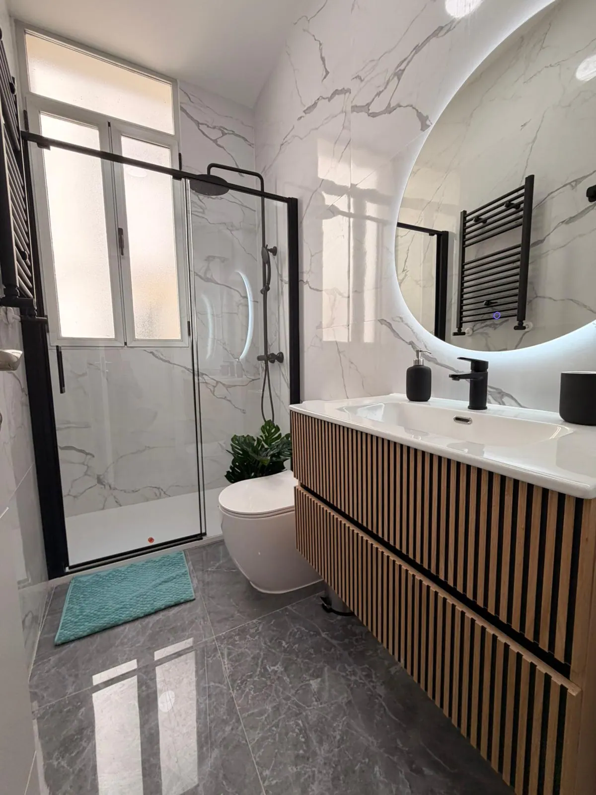 Bathroom in Juanelo