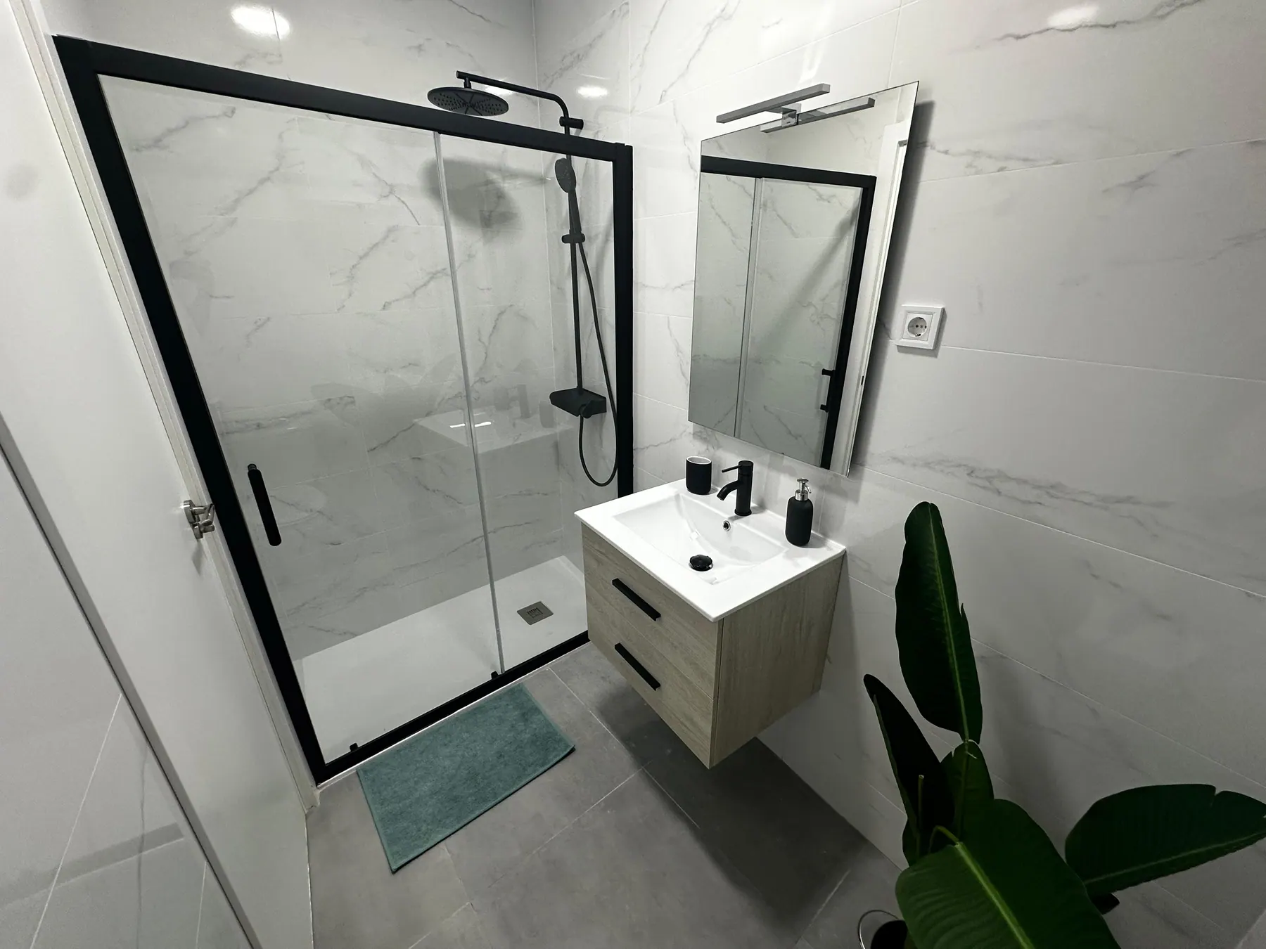 Bathroom in Mayor