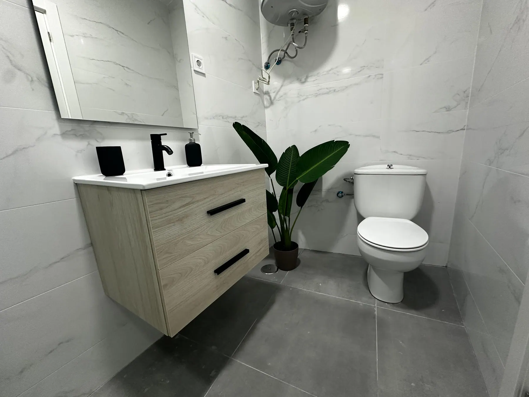 Bathroom in Mayor