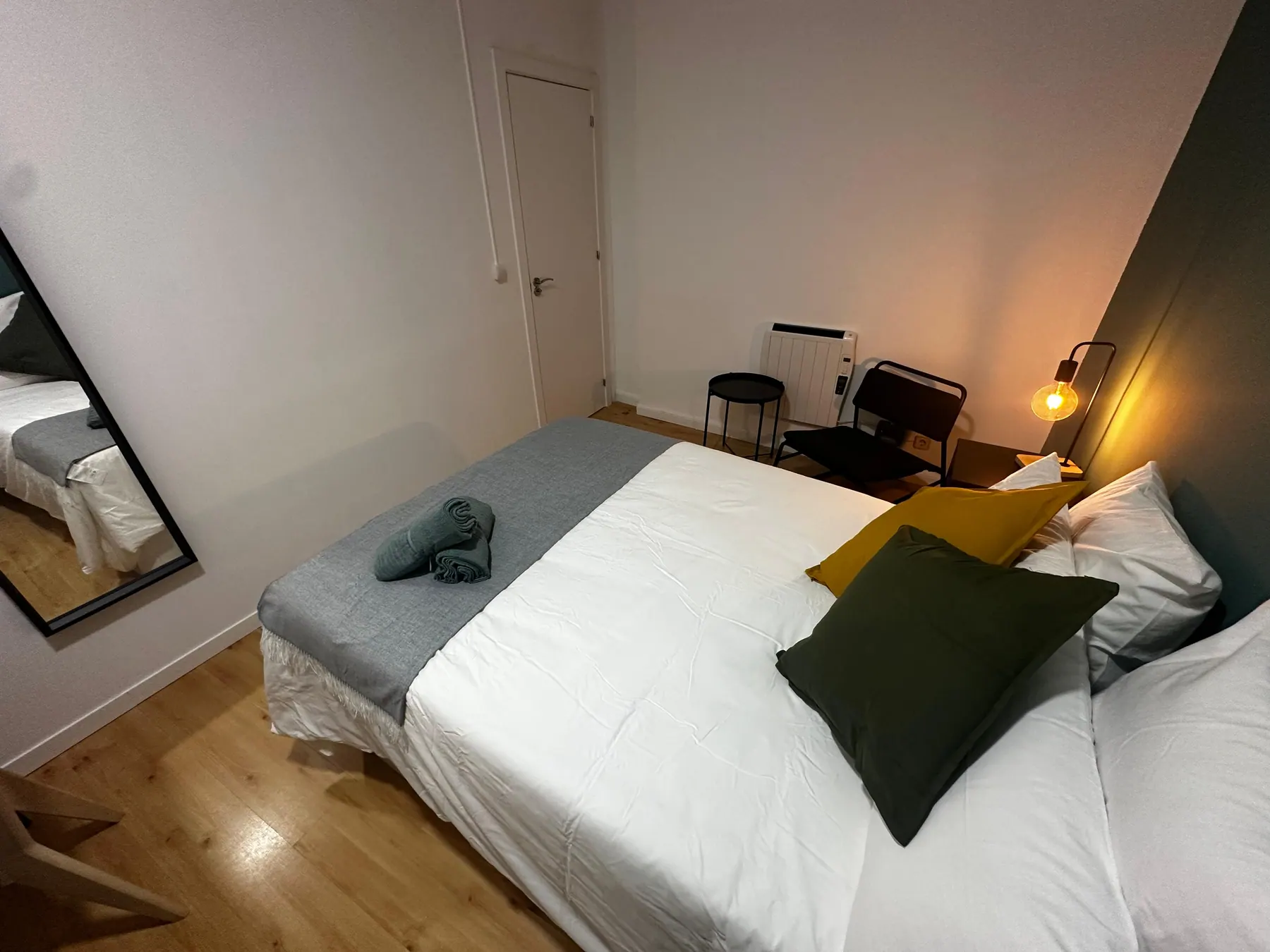 Room 1 in Mayor