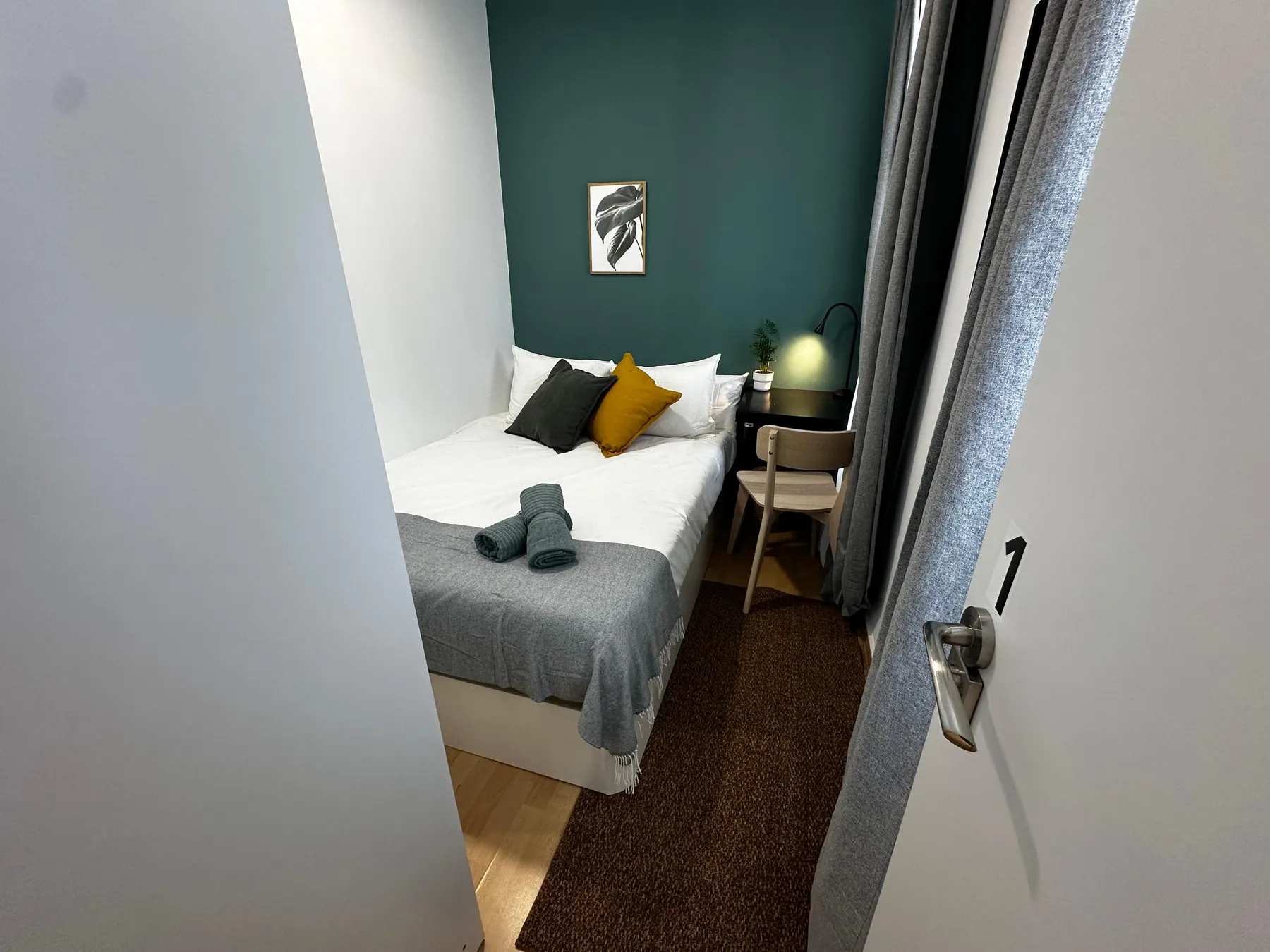 Room 1 in Mayor