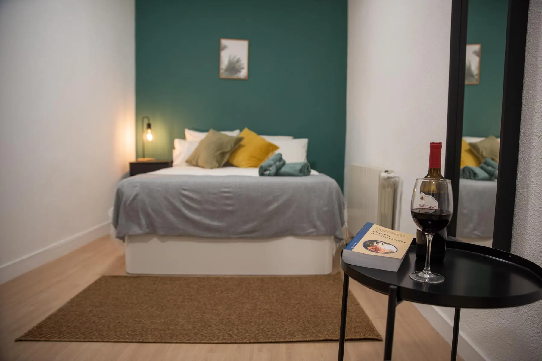 Room R2 in Tirso de Molina