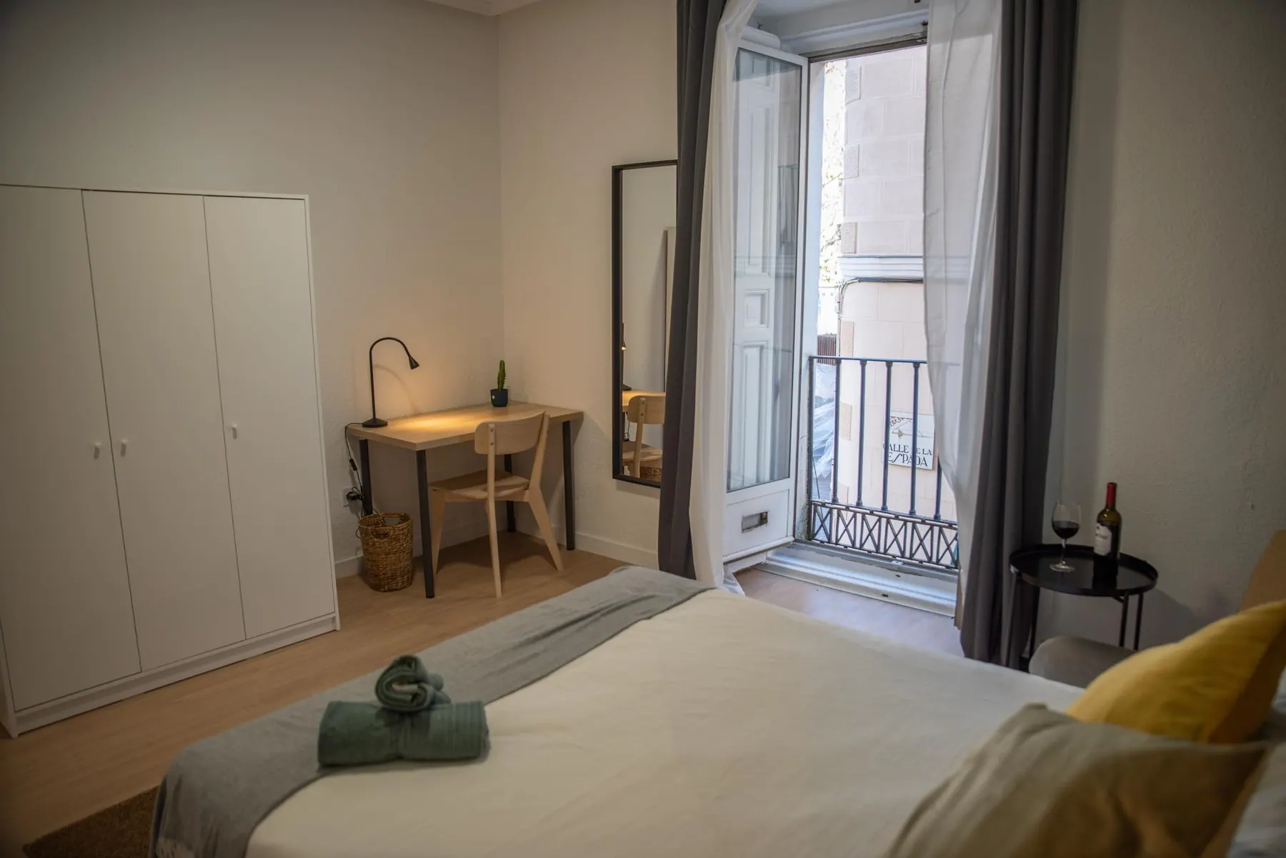 Room R6 in Tirso de Molina