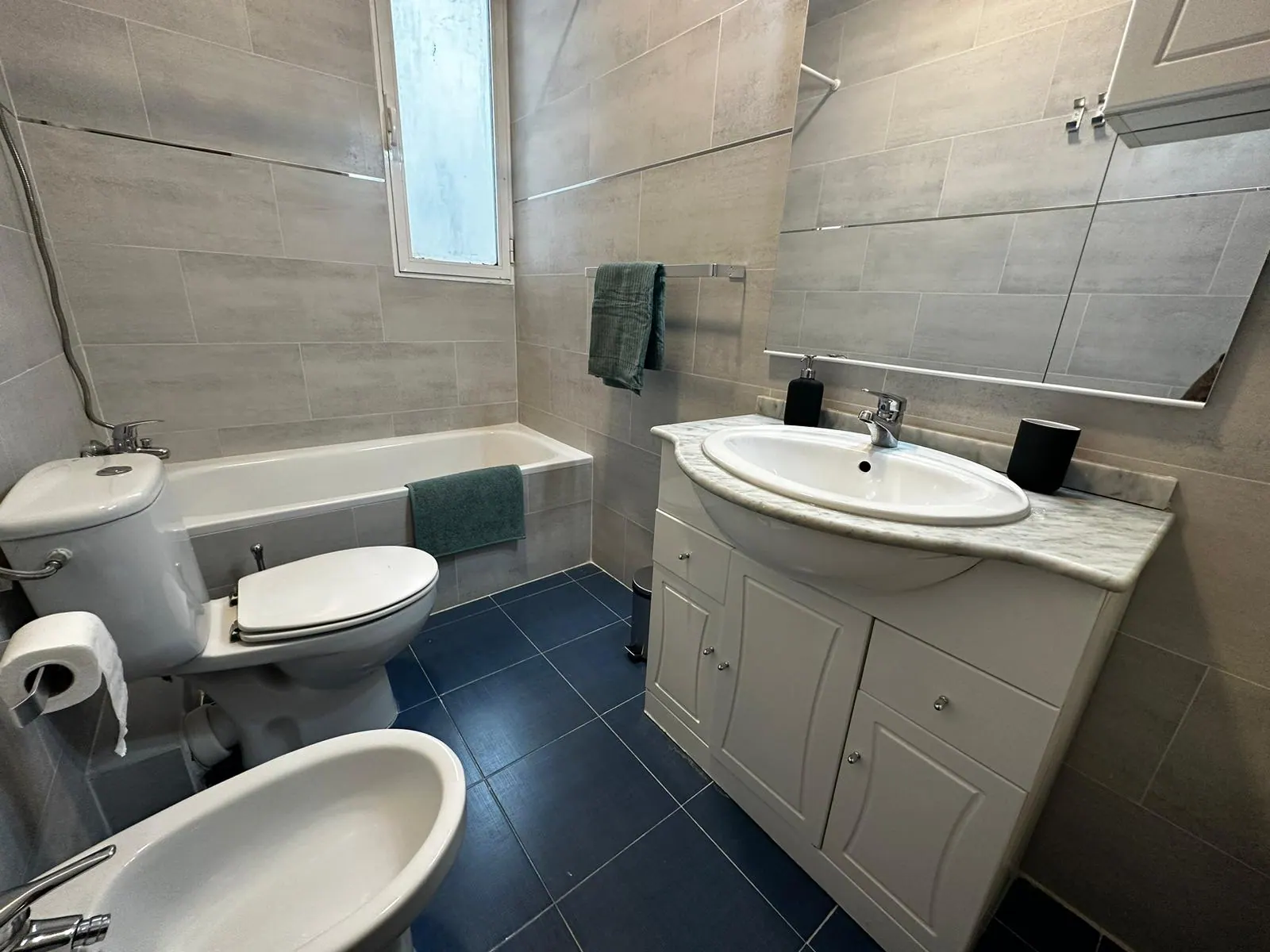 Bathroom in de la Victoria
