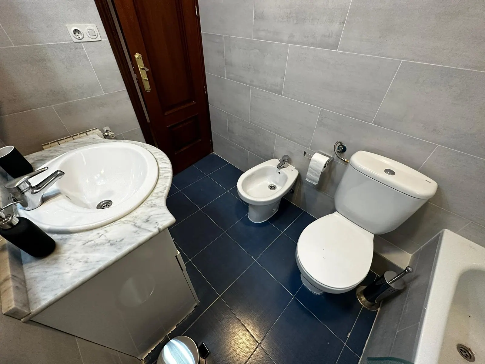 Bathroom in de la Victoria