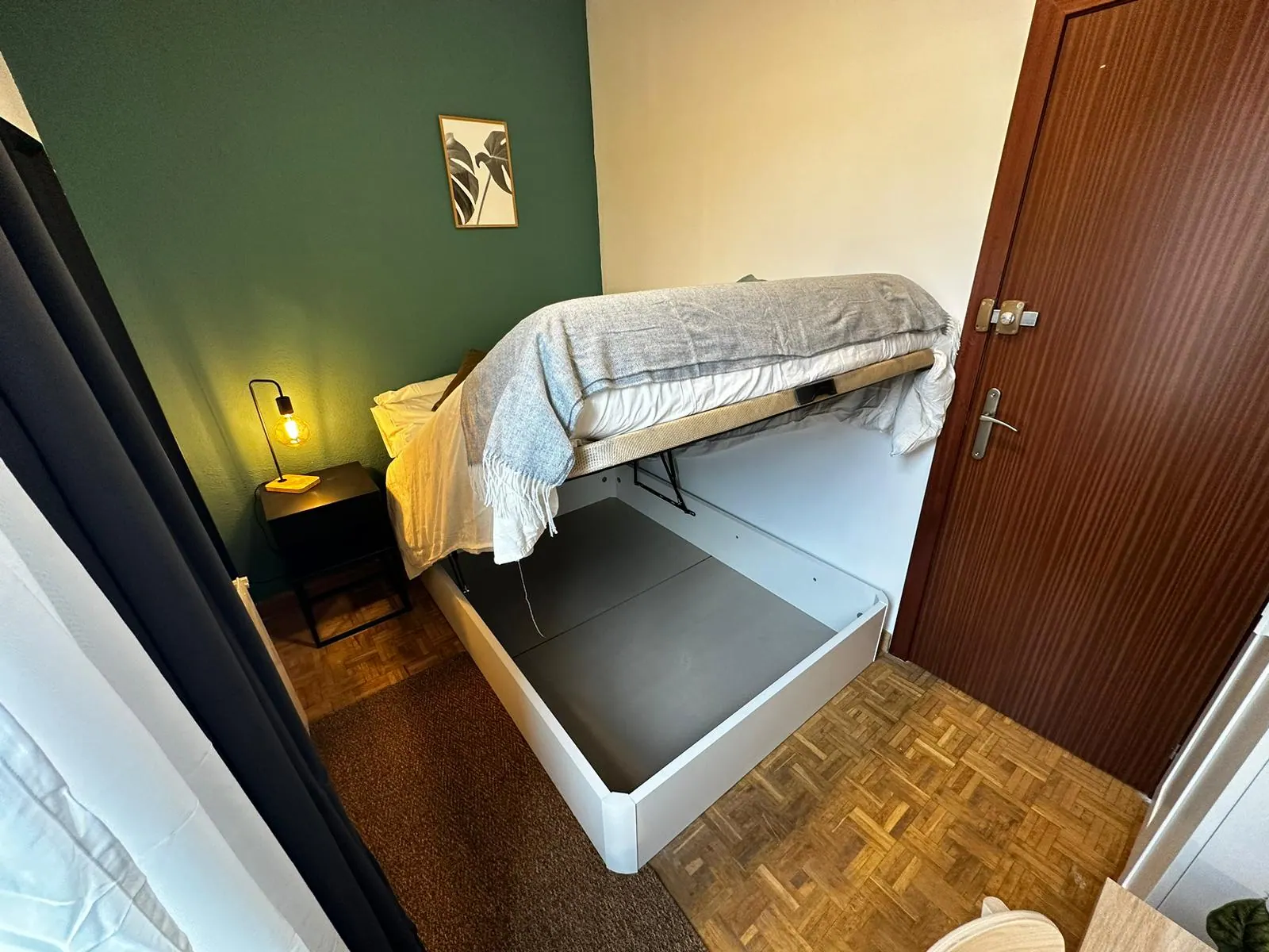 Room R2 in de la Victoria