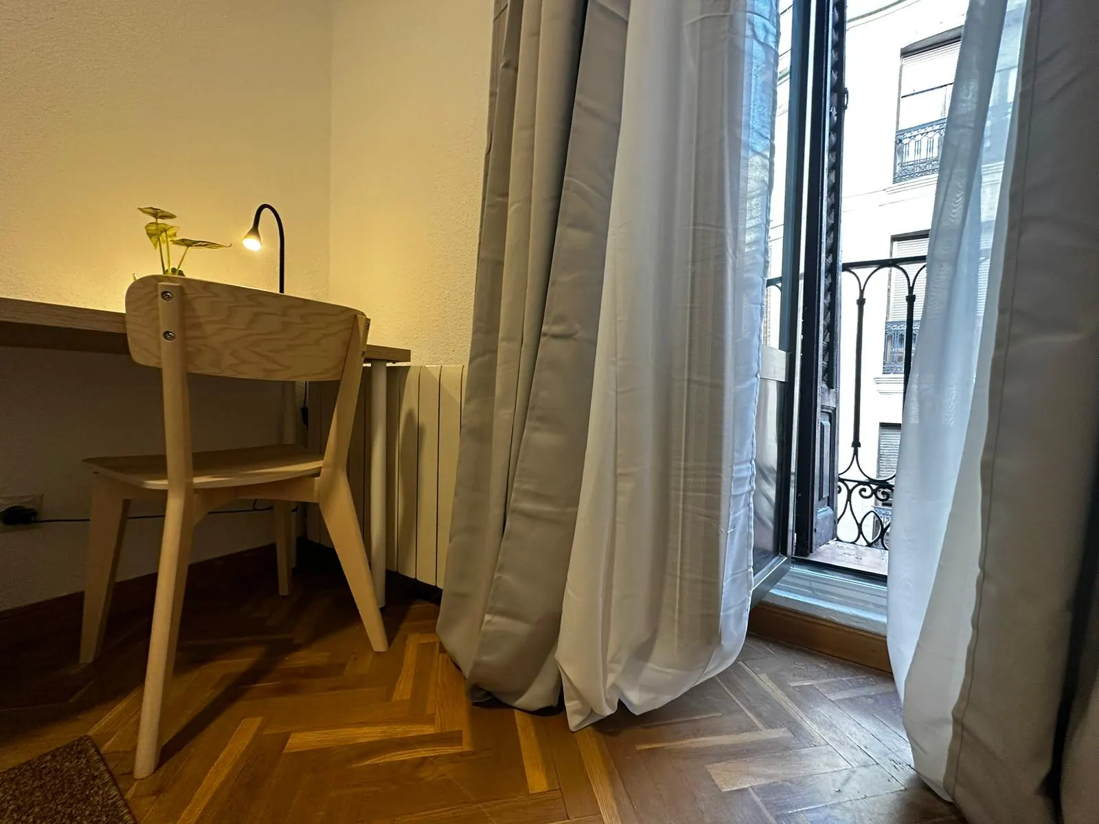 Room R6 in de la Victoria